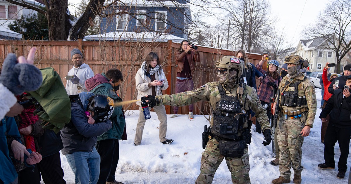 U.S. judge orders federal agents to stop pepper spraying, retaliating against peaceful Minnesota protesters