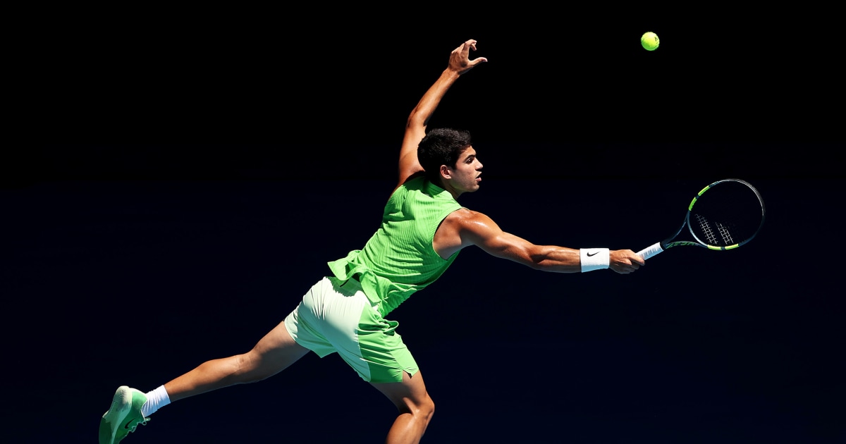 Carlos Alcaraz fends off Alexander Zverev in an epic semifinal to reach the Australian Open final