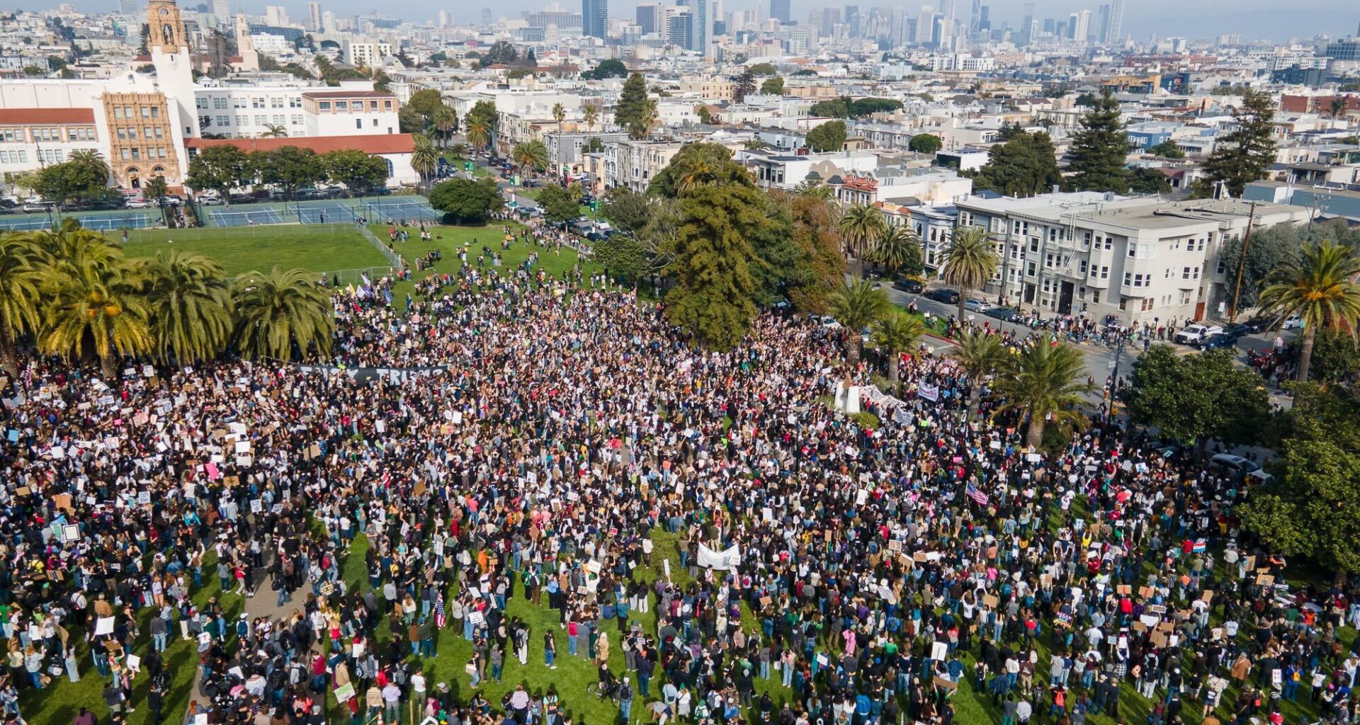 Thousands Gather in San Francisco, Businesses Close as Part of Nationwide ‘ICE Out’ Protest