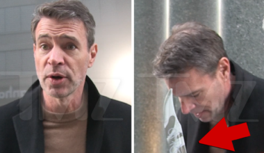 'Scream' Star Scott Foley Talks Neve Campbell Return, Signs Fan's Knife