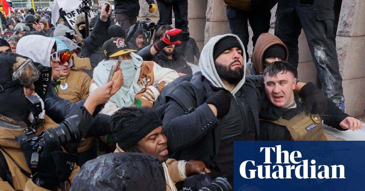 Counterprotesters chase off far-right activists at pro-ICE rally in Minneapolis | Minneapolis