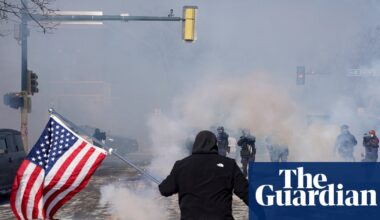 Trump news at a glance: groundswell of anger at second fatal shooting by federal agents in weeks | Trump administration