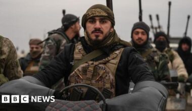 Syrian army moves into east Aleppo after Kurdish forces withdraw