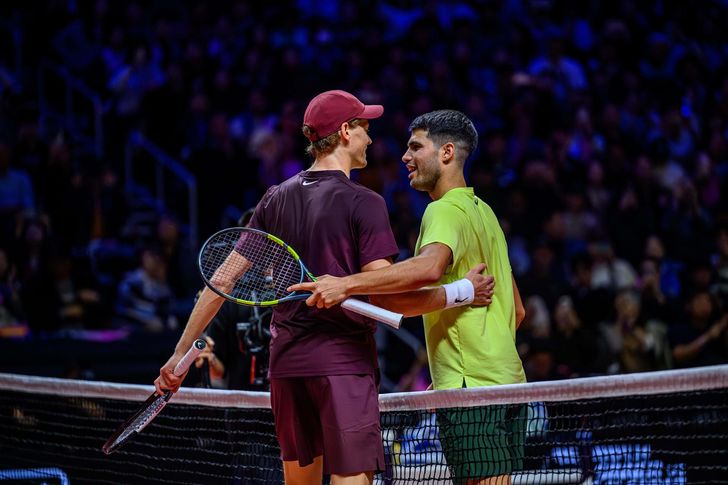 Carlos Alcaraz of Spain greets Jannik Sinner of Italy after beating him at the Hyundai Card Super Match in Incheon, Saturday. Korea Times photo by Shim Hyun-chul