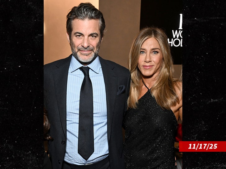 jennifer-aniston-jim-curtis-sub-getty-1