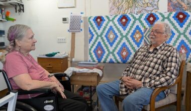 Paducah artist receives unique device to continue painting after injury | News