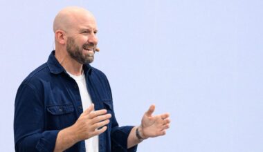 Meta CTO Andrew Bosworth Calls Crucial Reality Labs All-Hands Meeting