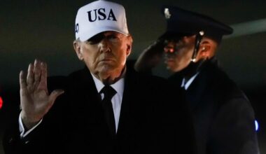 BREAKING: Air Force One turns around with Trump onboard after "minor electrical issue" | Top Stories