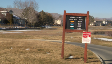 Residents voice concerns about proposal to turn Sparks golf course into housing | Local News