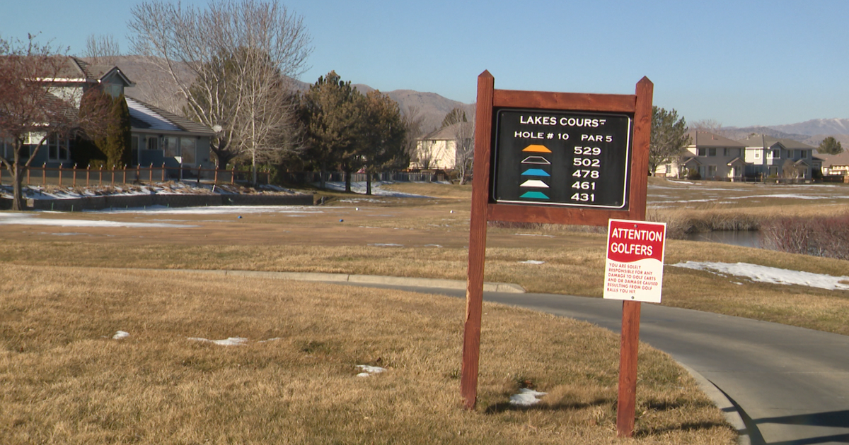Residents voice concerns about proposal to turn Sparks golf course into housing | Local News
