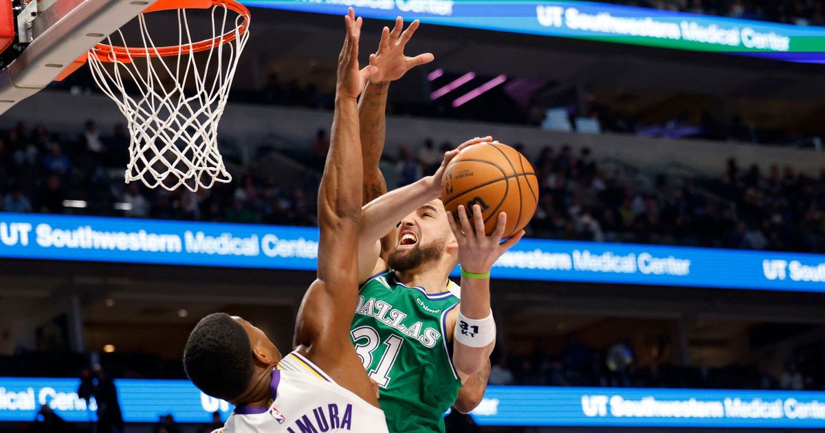 Former Gonzaga stars play role in Lakers' win over Dallas