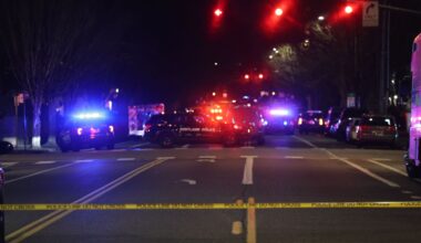 2 Portland police officers shot, injured in NE Portland; search mounted for shooter