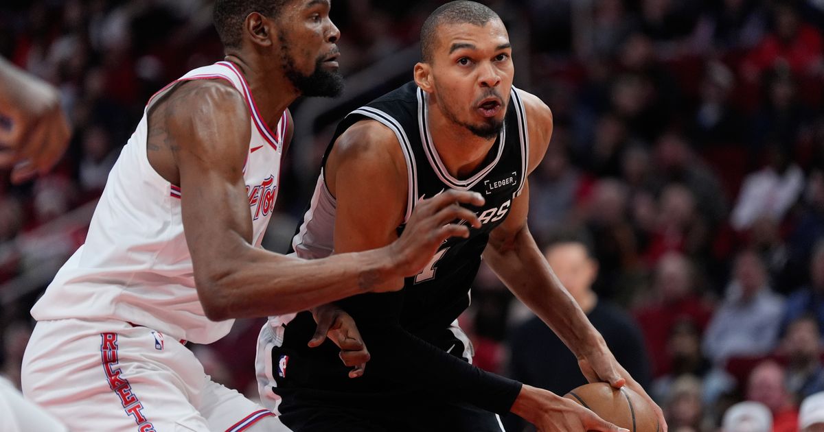 Wembanyama scores 28 points to lead Spurs past Rockets, 111-99 :: WRAL.com