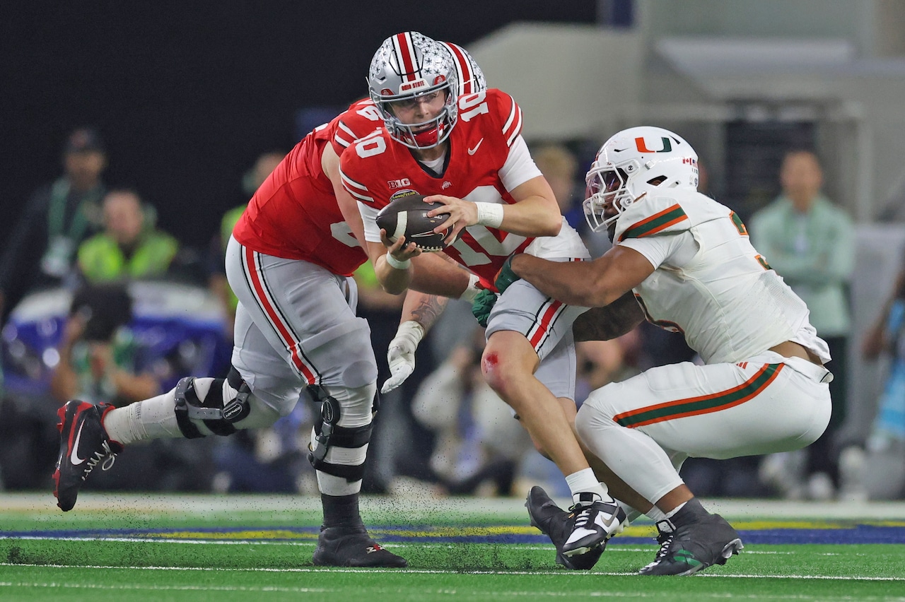 Inside an emotional, quiet end to a once-promising Ohio State football season