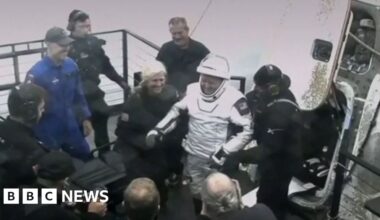 Astronauts splash down to Earth after medical evacuation from space station