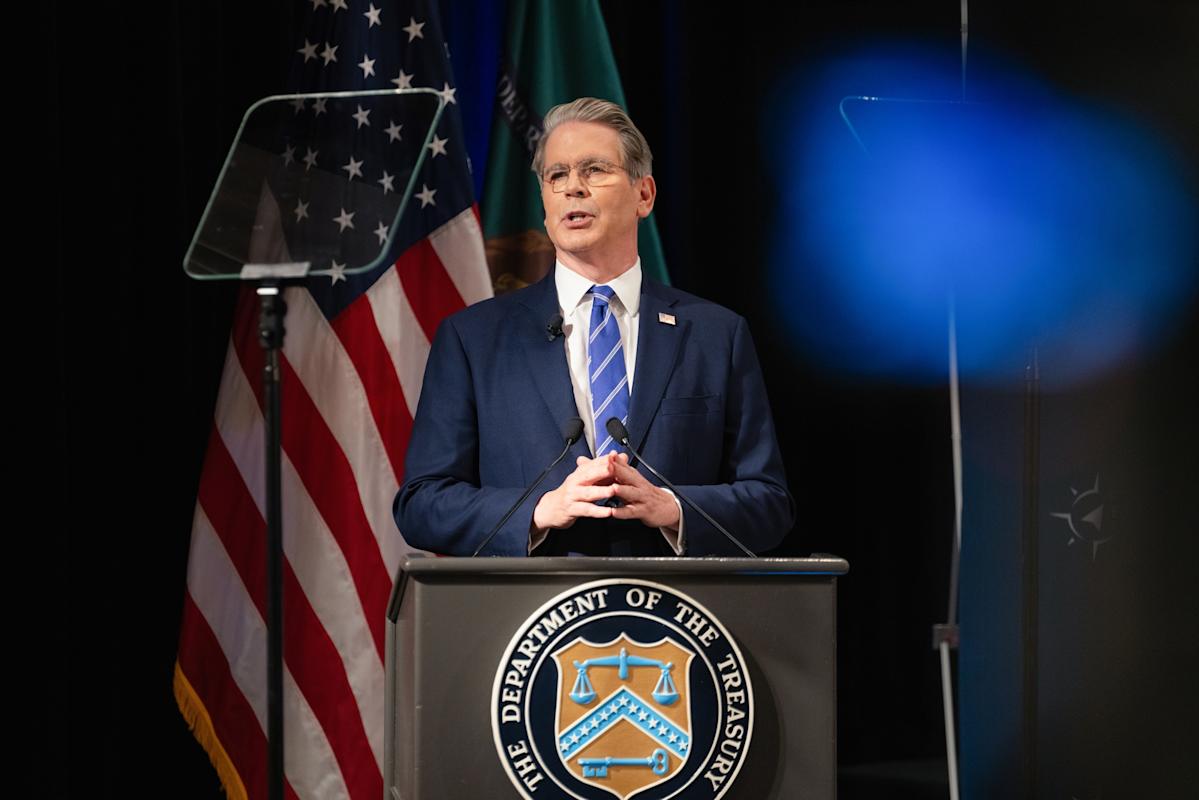 Bessent Gets in Touch With Japan as Treasuries Get Roiled