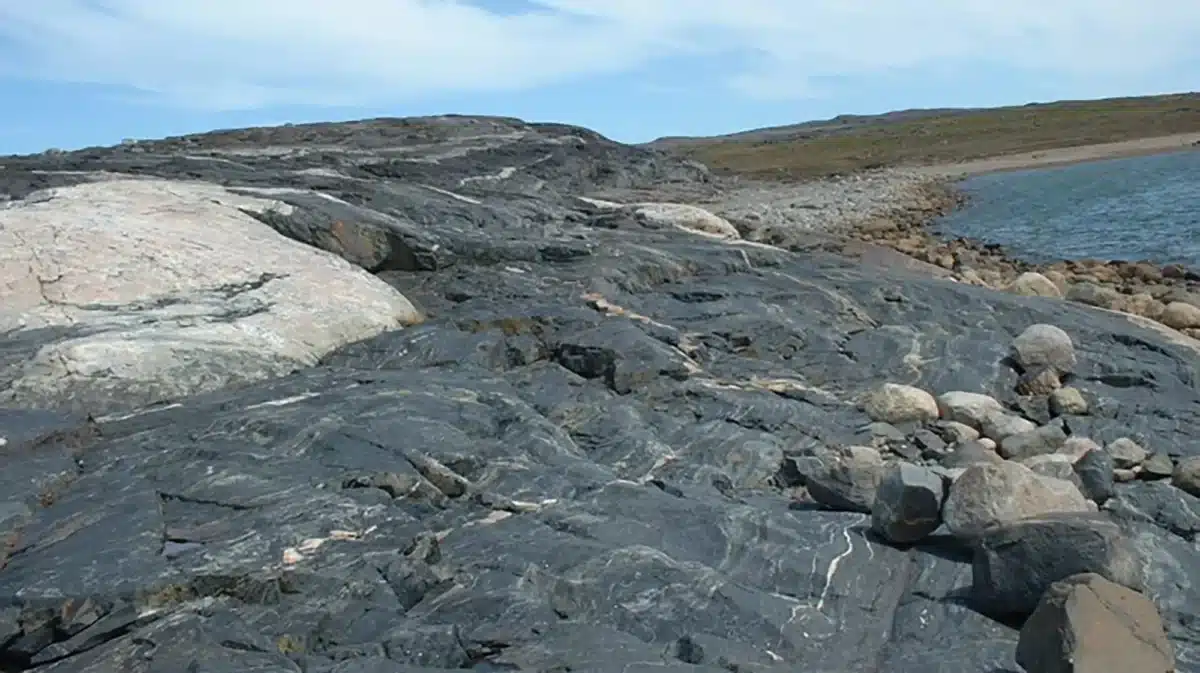 A Wide View Of The Ancient Rocks In The Nuvvuagittuq Greenstone Belt