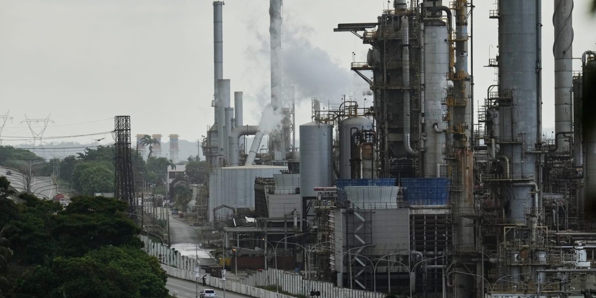 Venezuelan oil revival 'could cement lower prices' long term and pressure Russia, analyst says - Fortune