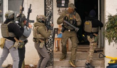 Down Arrow Button Icon