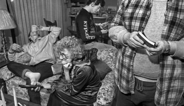 The Unwinding - A Son's Story Of His Own American Family in Decline