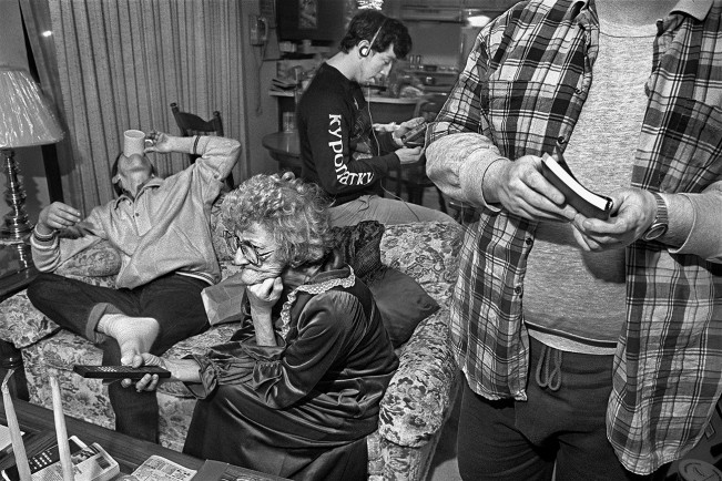 The Unwinding - A Son's Story Of His Own American Family in Decline