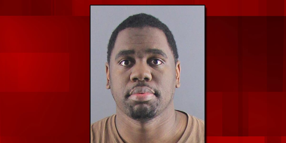 Wanted Peoria man to stay in jail after allegedly attacking ex-girlfriend, stealing gun