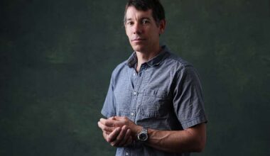 Alex Honnold is climbing Taipei 101 with no ropes, live on TV. It's drawing excitement — and concern