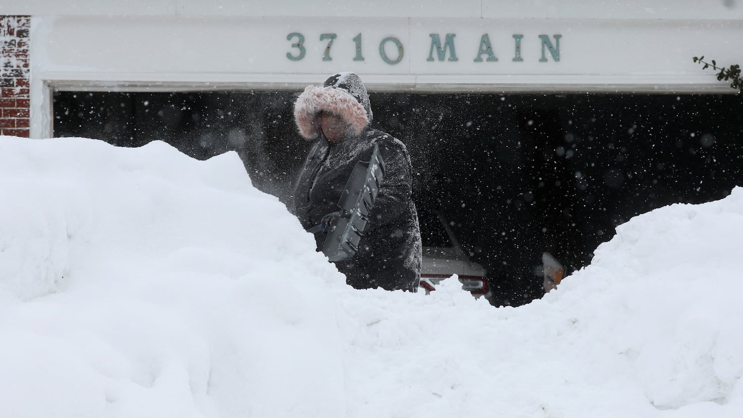Here’s what to do if you lose power during a winter storm in the United States