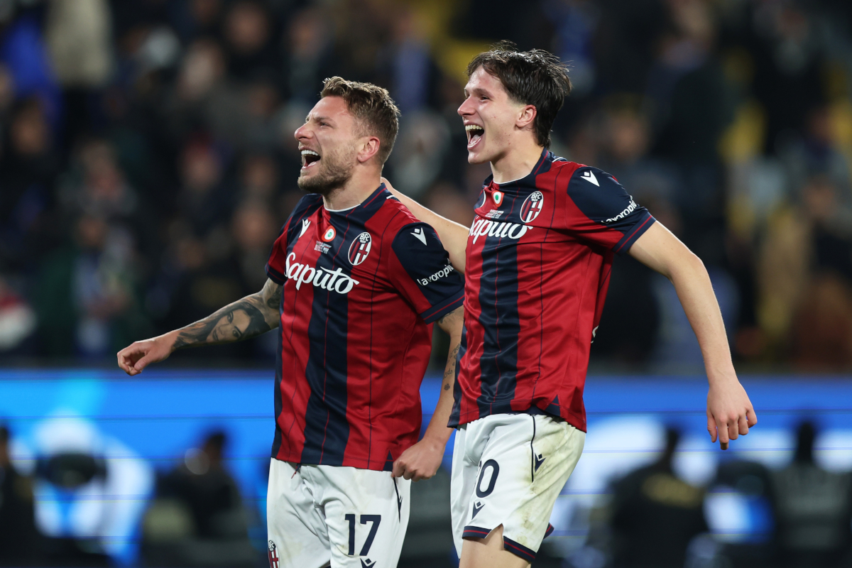 RIYADH, SAUDI ARABIA - DECEMBER 19: Ciro Immobile and Giovanni Fabbian of Bologna FC 1909 celebrates victory after the Supercoppa Italiana semifinal match between Bologna FC 1909 and FC Internazionale at King Saud University Stadium on December 19, 2025 in Riyadh, Saudi Arabia. (Photo by Yasser Bakhsh/Getty Images)
