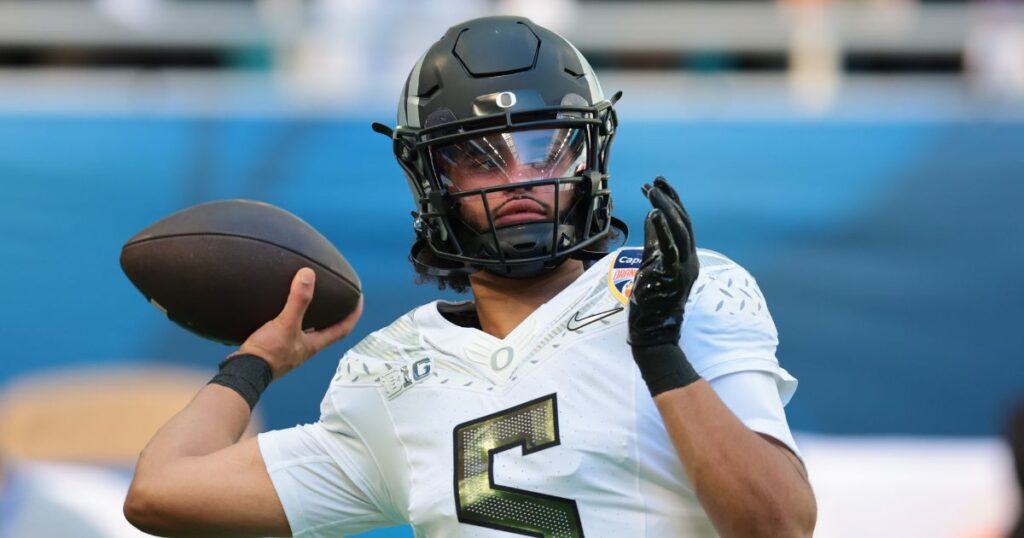 Oregon QB Dante Moore