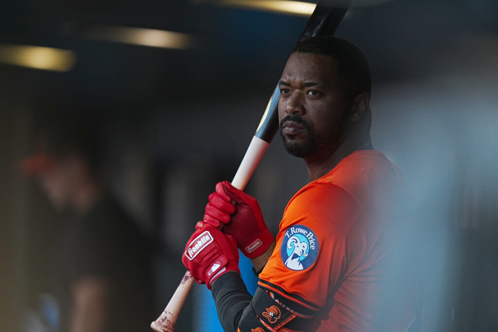 Blue Jays Re-Sign Eloy Jimenez To Minor League Deal