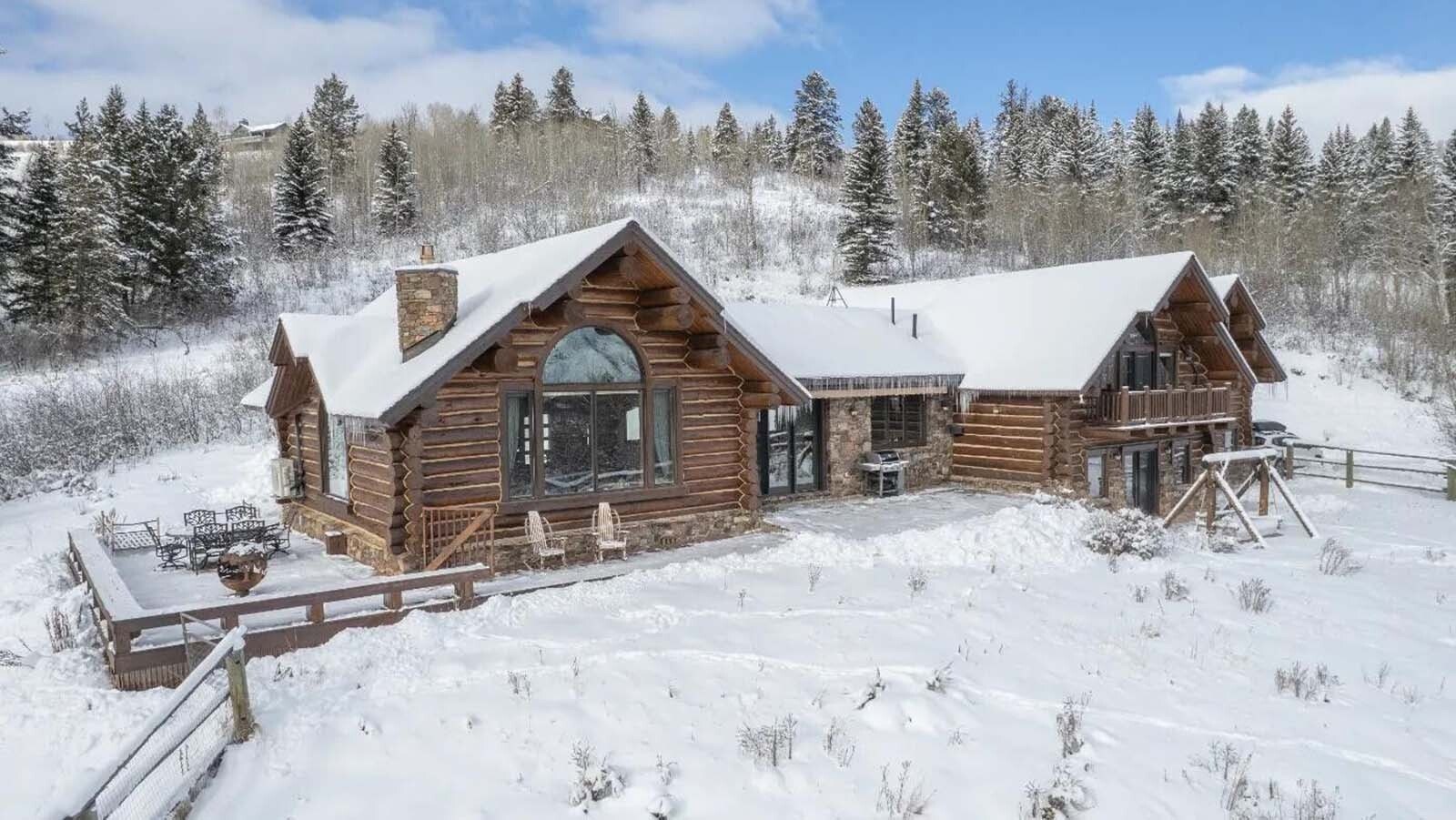 Grammy-winning singer-songwriter Emily Warren is behind some of the biggest pop stars on the charges, including Shakira, Lizzo, and Katy Perry. She wrote a pair of Dua Lipa’s platinum hits in her Wilson cabin getaway, which has just been listed for $3.495 million.