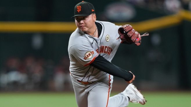 Astros trade minor leaguer for Giants pitcher Teng