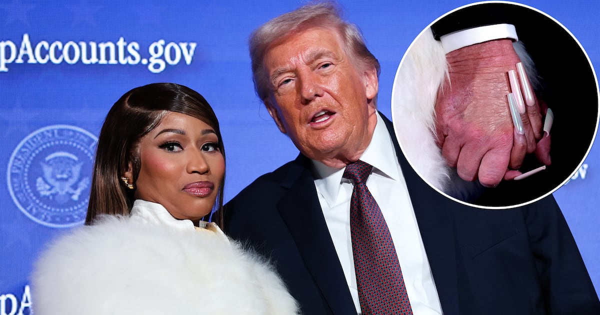 Trump Risks New Bruise in Pic With Nicki Minaj’s Wild Nails
