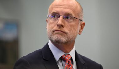 FCC Chairman Calls Some Local TV Stations "Mouthpieces" For National Networks