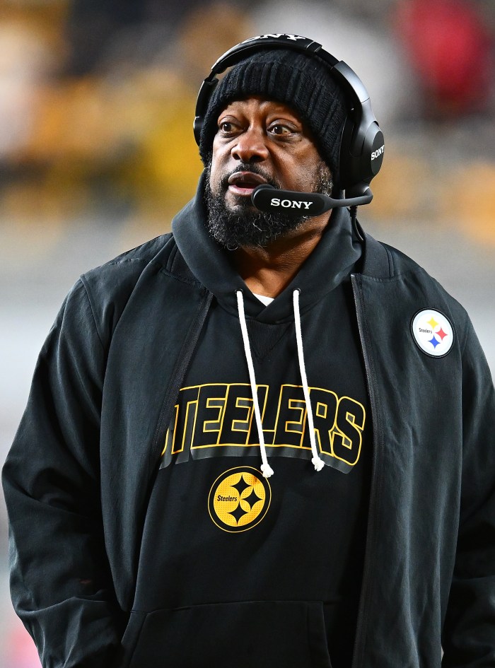 Mike Tomlin on the sidelines