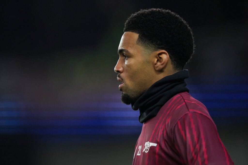 Ethan Nwaneri warming up before an Arsenal game