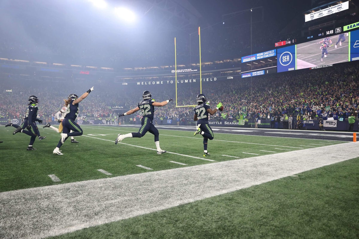 Ferocious Seahawks overwhelm 49ers, advance to NFC Championship Game