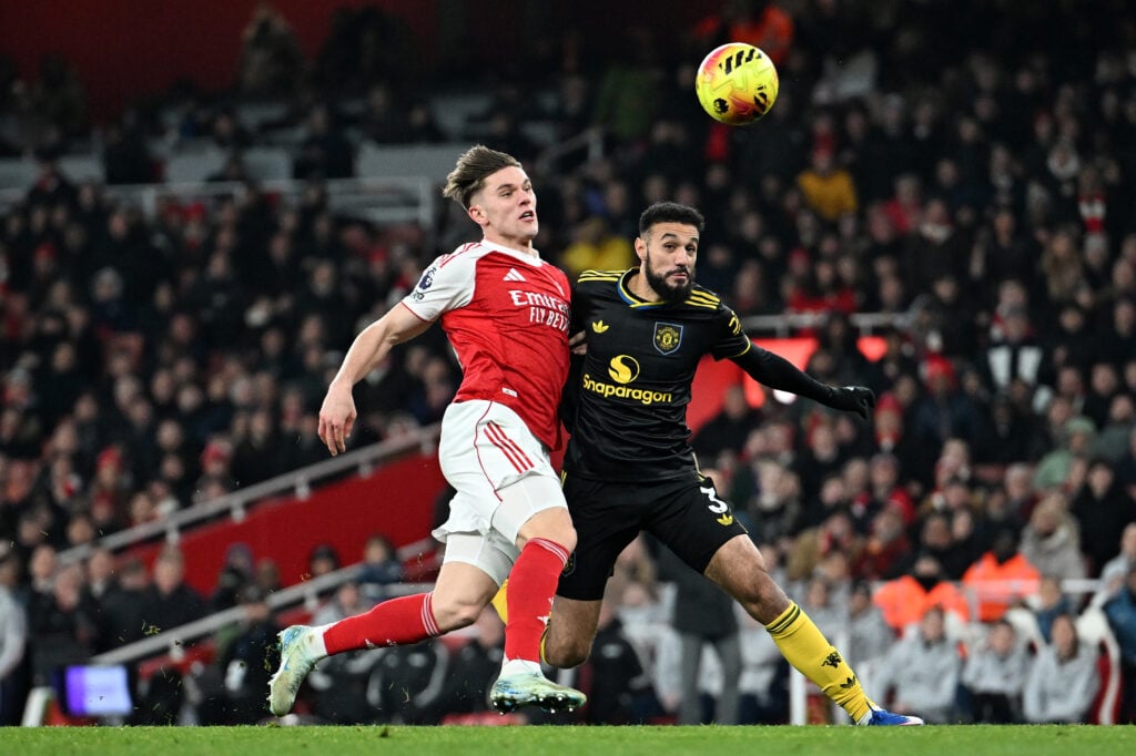 Noussair Mazraoui competing with Viktor Gyokeres