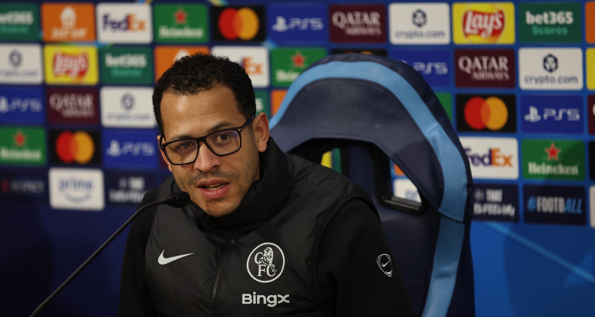 Liam Rosenior adds unseen 17-year-old to Chelsea's squad to face Napoli