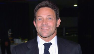 Jordan Belfort Documentary 'Real Wolf of Wall Street' Set at Paramount