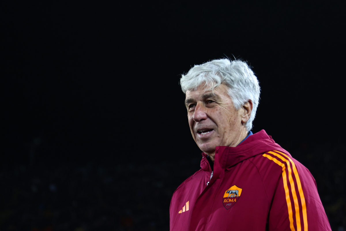 LECCE, ITALY - JANUARY 06: Head coach of AS Roma Gian Piero Gasperini looks on prior the Serie A match between US Lecce and AS Roma at Stadio Via del Mare on January 06, 2026 in Lecce, Italy. (Photo by Maurizio Lagana/Getty Images)