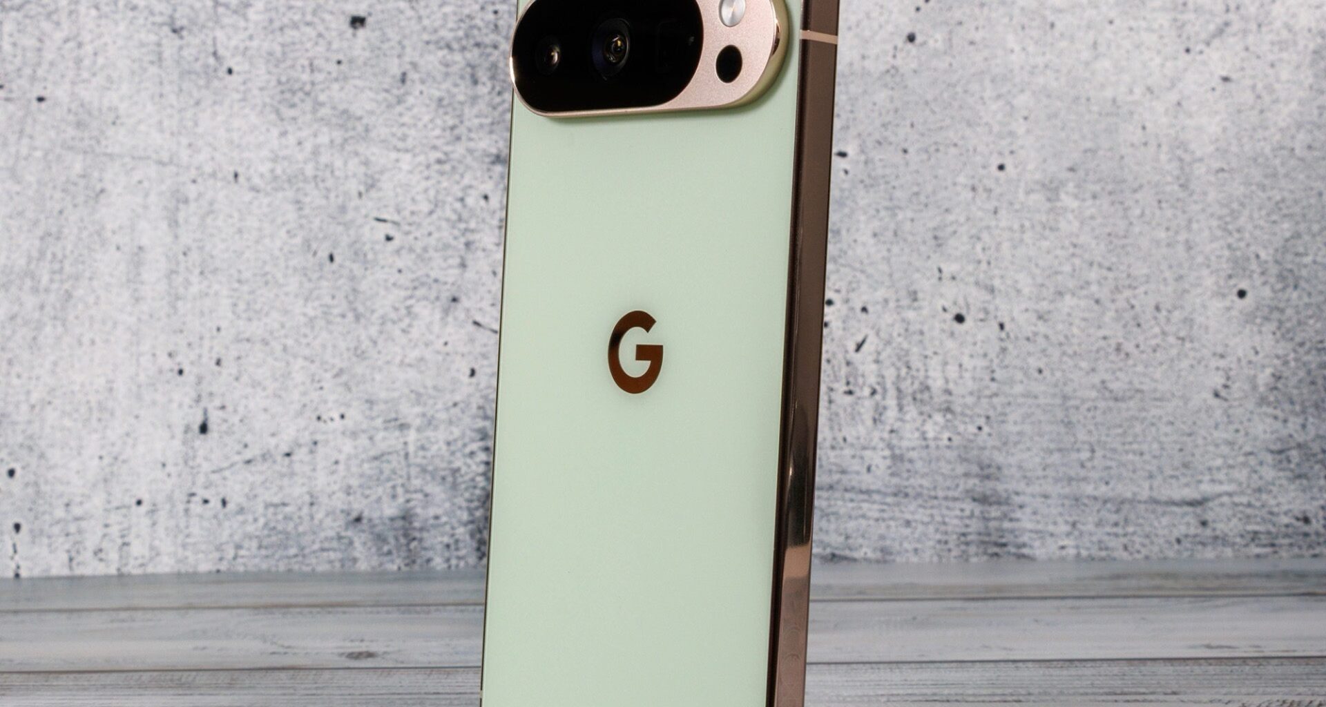 Google Pixel 10 (Pro) users complain about massive issues after recent update