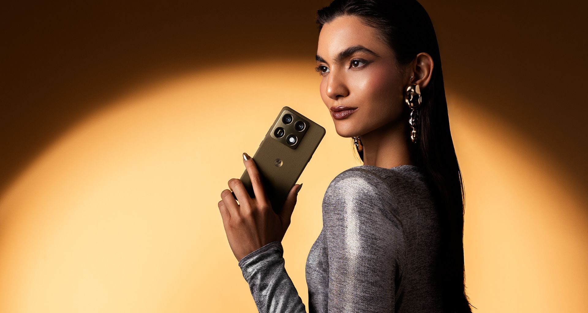 Global Blog | Motorola launches the first motorola signature