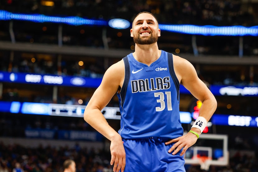 Dallas Mavericks guard Klay Thompson (31) smiles looking at the crowd during the second half...