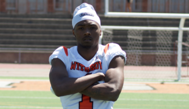 Marquise Davis scores a touchdon for Missouri, via Denny Medley-Imagn Images