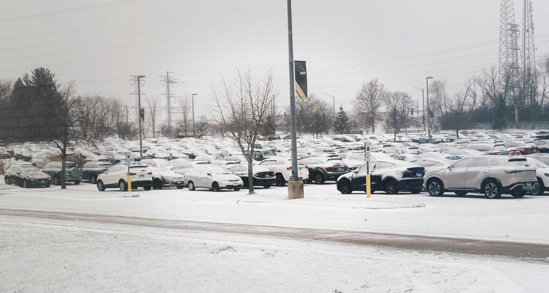 Breaking News: Icy weather impacts senior off-campus lunch