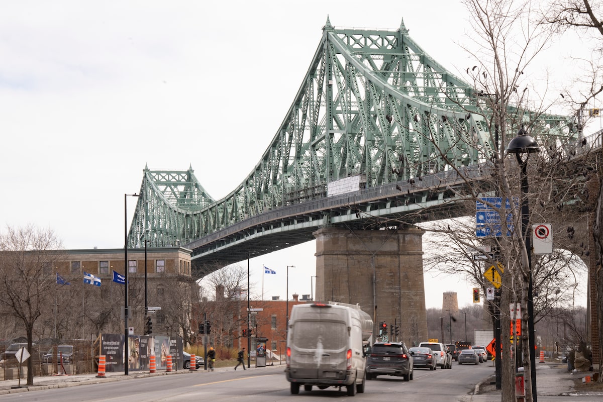 Montreal’s Jacques Cartier Bridge closed after building fire