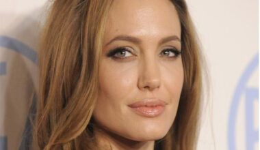 Angelina Jolie stops traffic in Rhinebeck