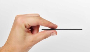 KeySmart® SmartCard - Works With Apple Find My